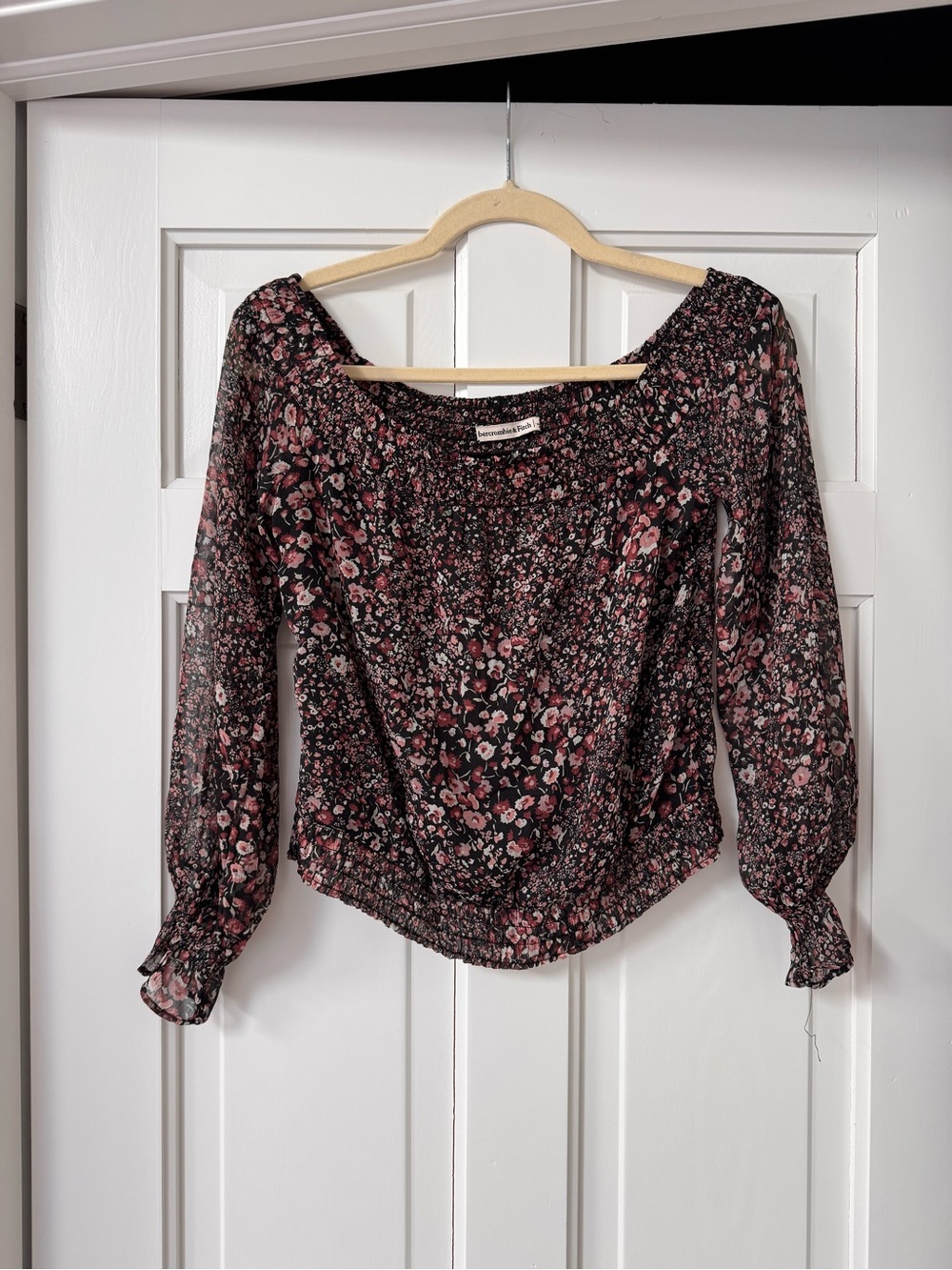 Abercrombie & Fitch Floral Smocked Peasant Top – Size Small